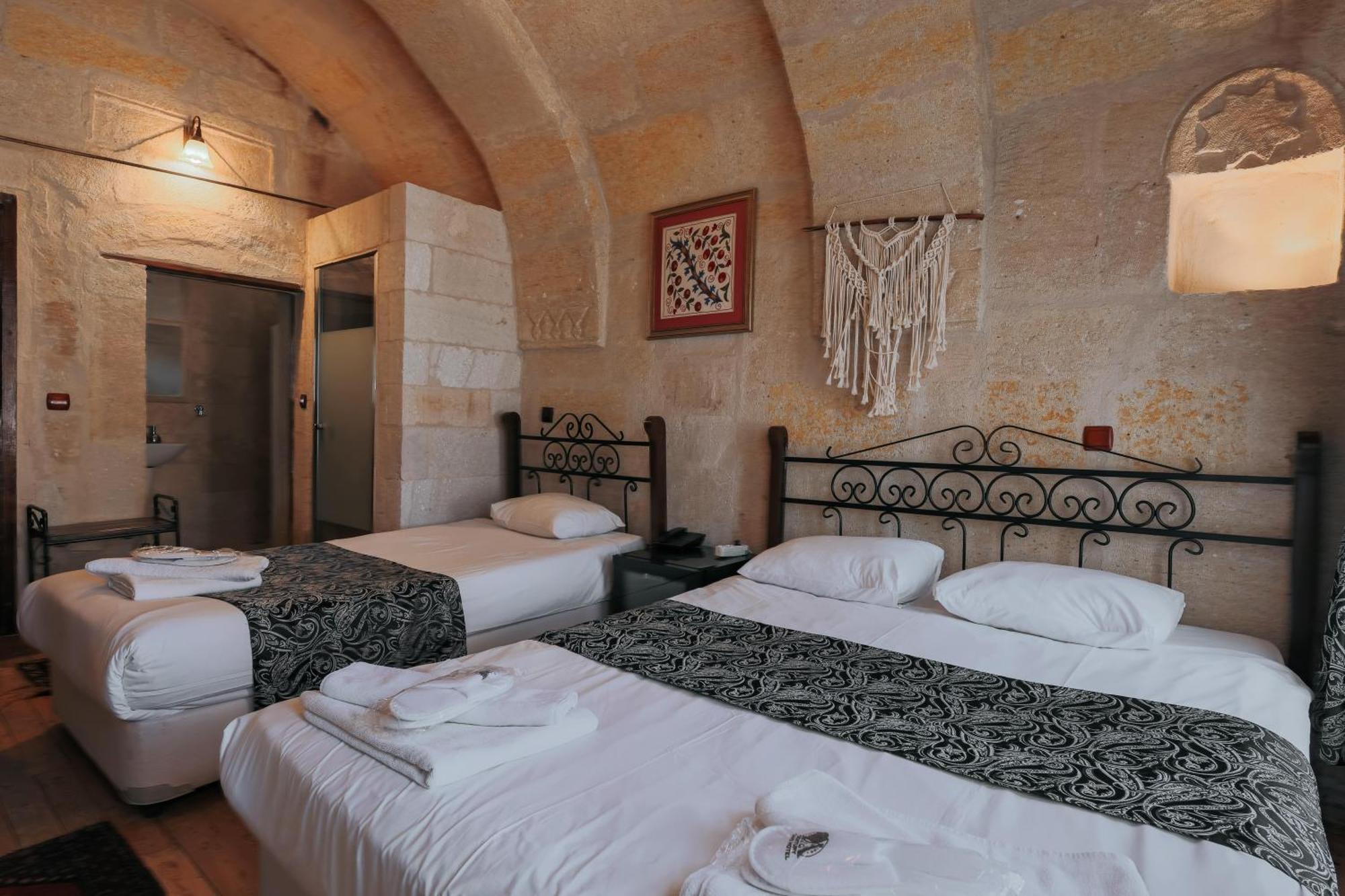 Century Cave Otel 2*